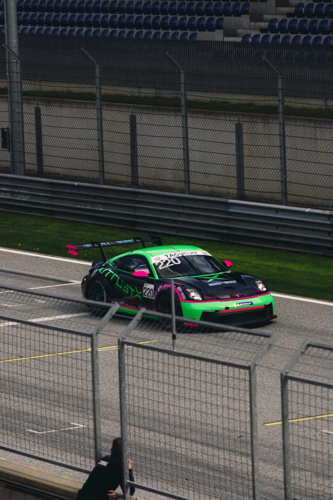 Impressionen vomn Porsche Cup 2024: Der XiTrust Porsche auf der Strecke